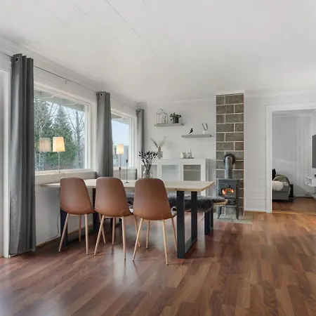 Hus Med Plass Til 4 Personer *